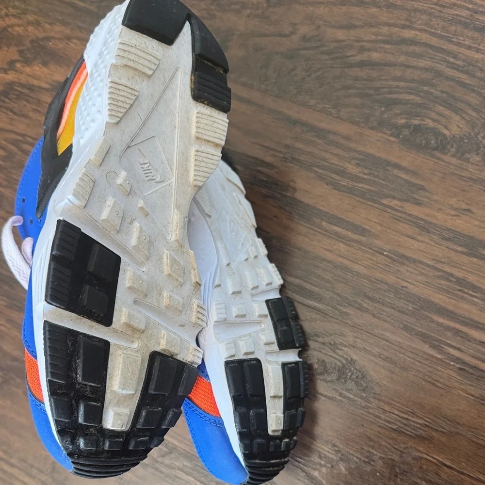 Nike Hurache Big Kids Sneakers in Vibrant Orange, Yellow and Blue, Size 5Y